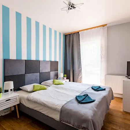 Pod Modrzewiem * Ustronie Morskie