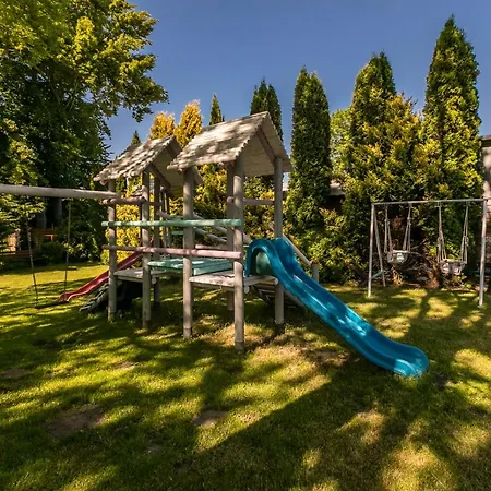 Pod Modrzewiem Ustronie Morskie