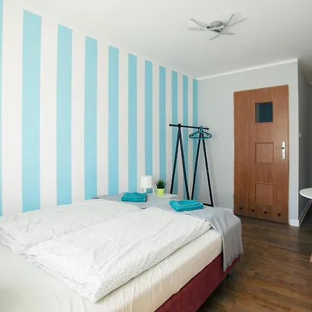 Pod Modrzewiem * Ustronie Morskie